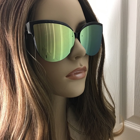 Oversized Round Cat Eye Sunglasses - Picture 2 of 3